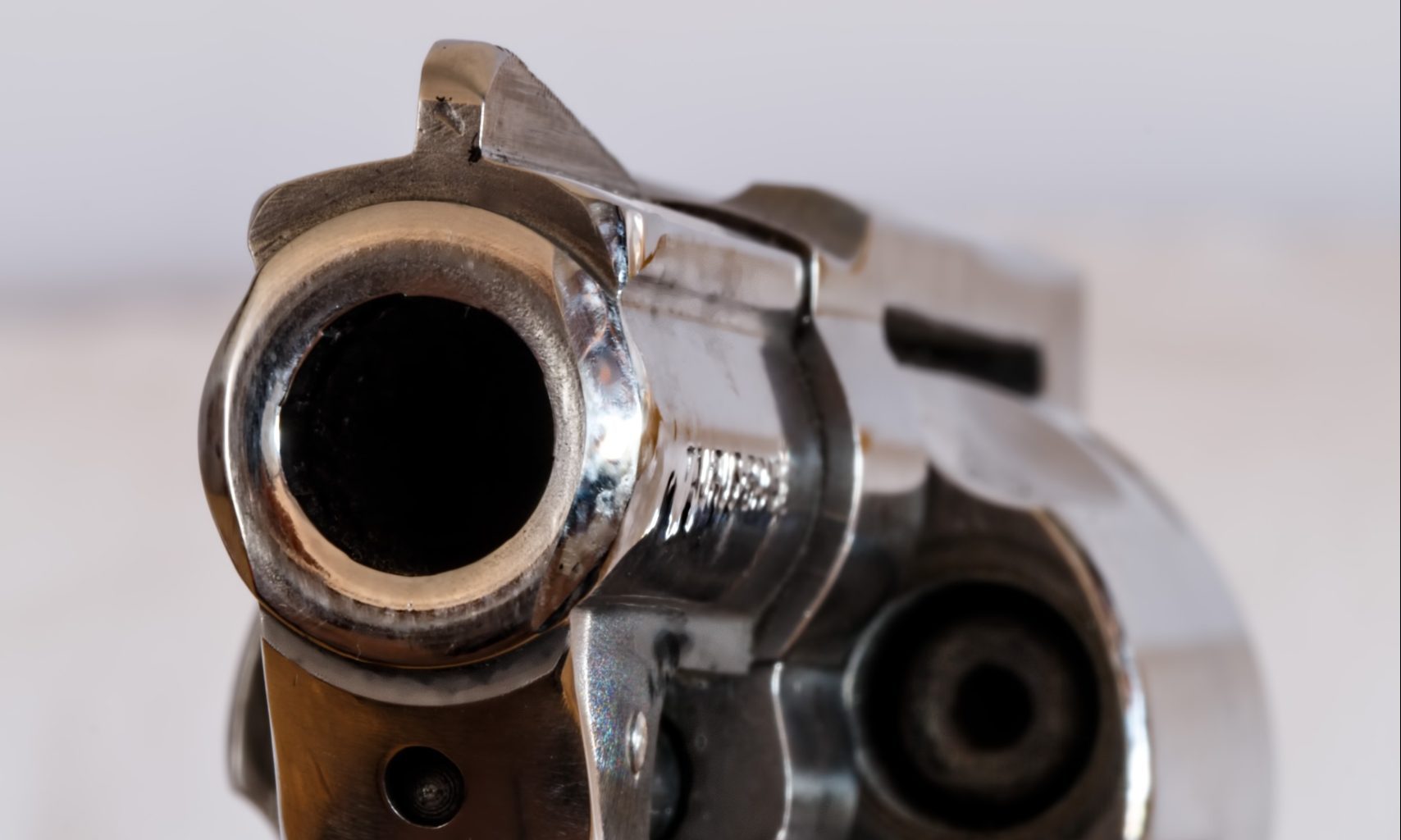 Snub-nosed revolver